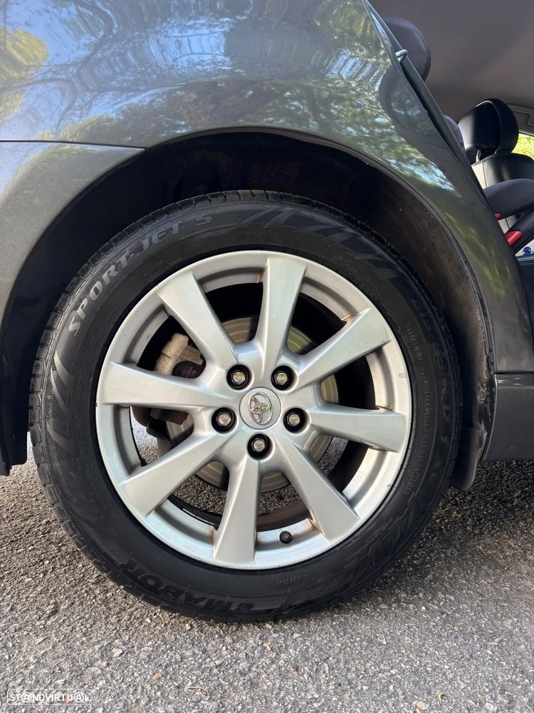 Toyota Avensis 2011 photo 5