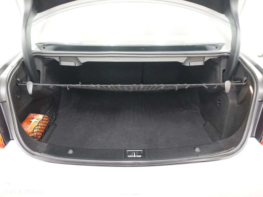 Mercedes-Benz Klasa E 350 CDI DPF BlueEFFICIENCY 7G-TRONIC Avantgarde - 23
