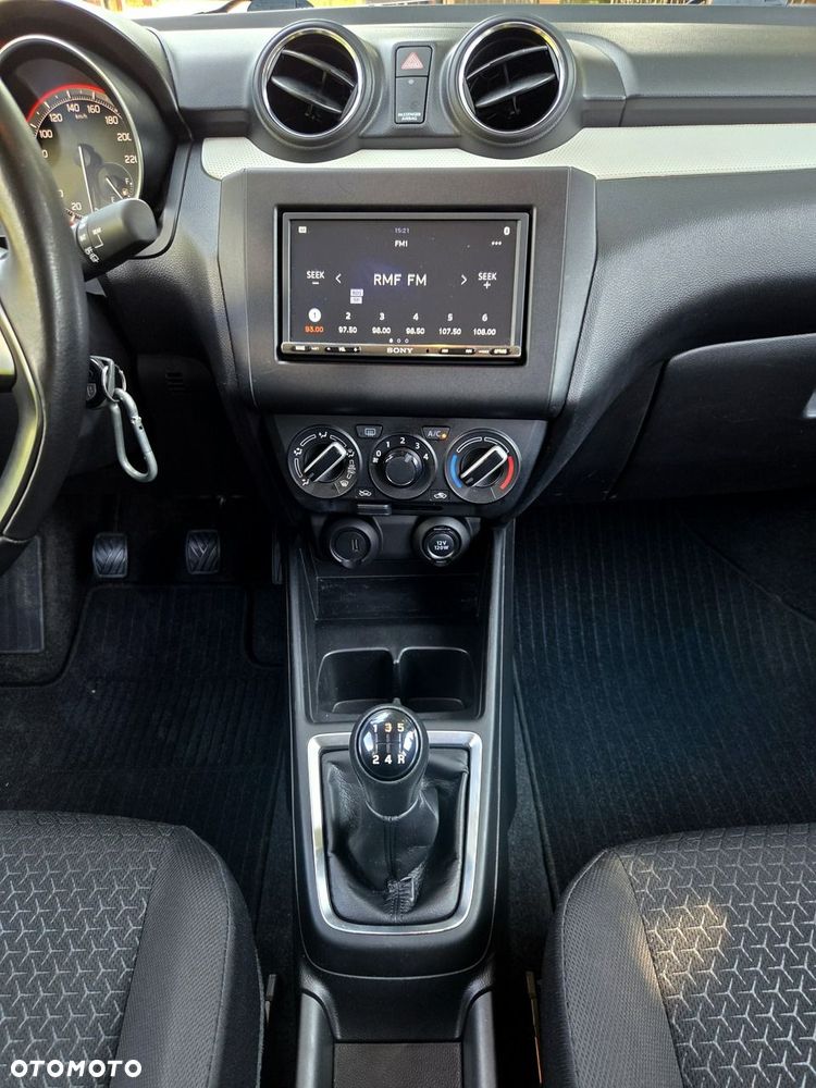 Suzuki Swift 1.2 Dualjet Hybrid Comfort - 25