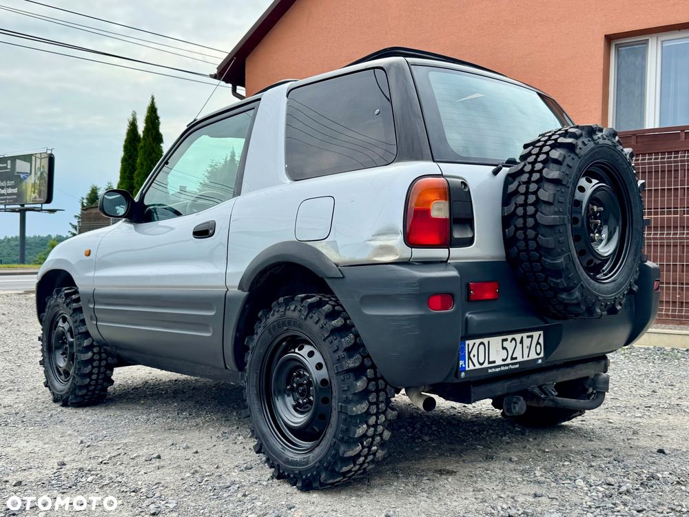Toyota RAV4 2.0 - 5
