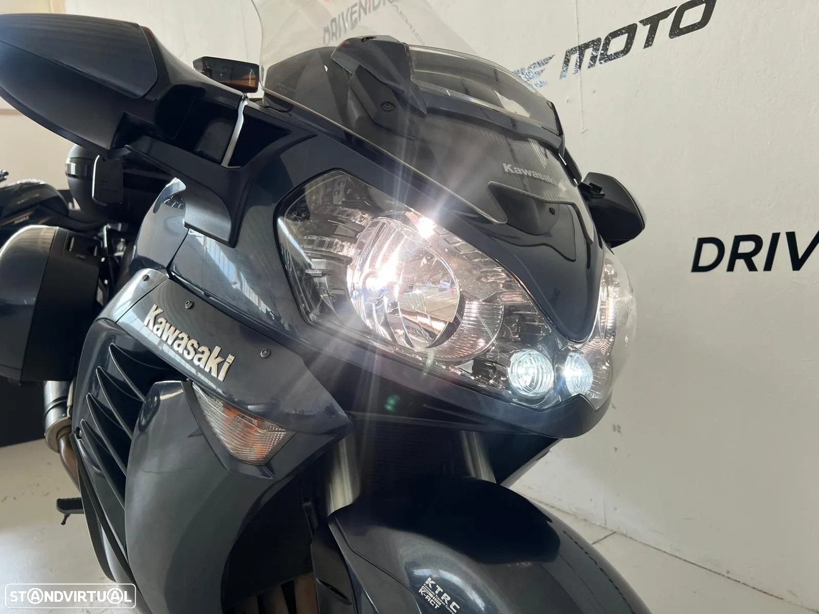 Kawasaki GTR 1400 - 7