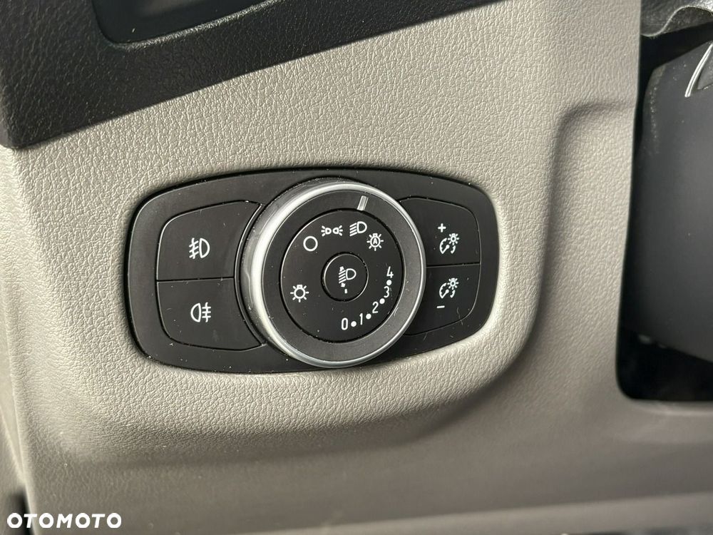 Ford Transit Connect - 25