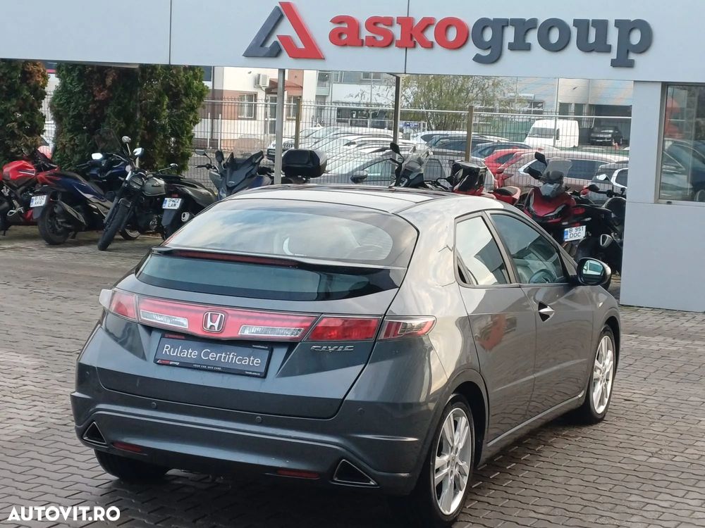 Honda Civic 1.8 SOHC i-VTEC MT Executive - 4