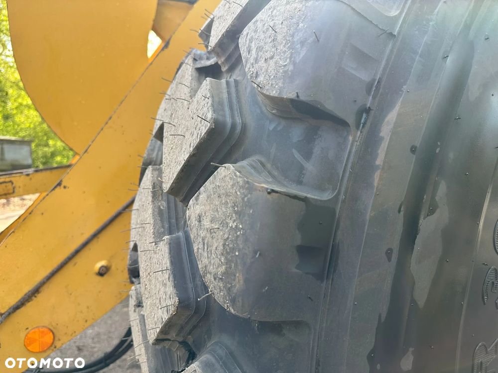 Caterpillar 930m - 15