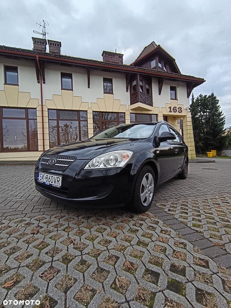 Kia Ceed - 8