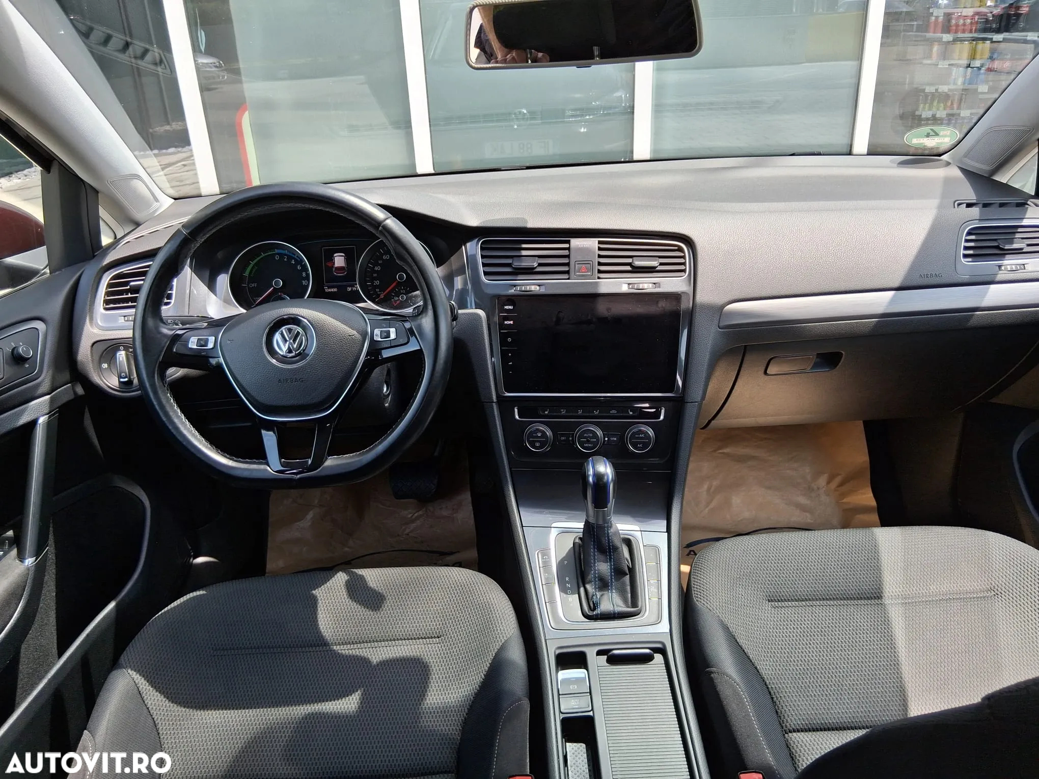 Volkswagen Golf e-Golf - 10