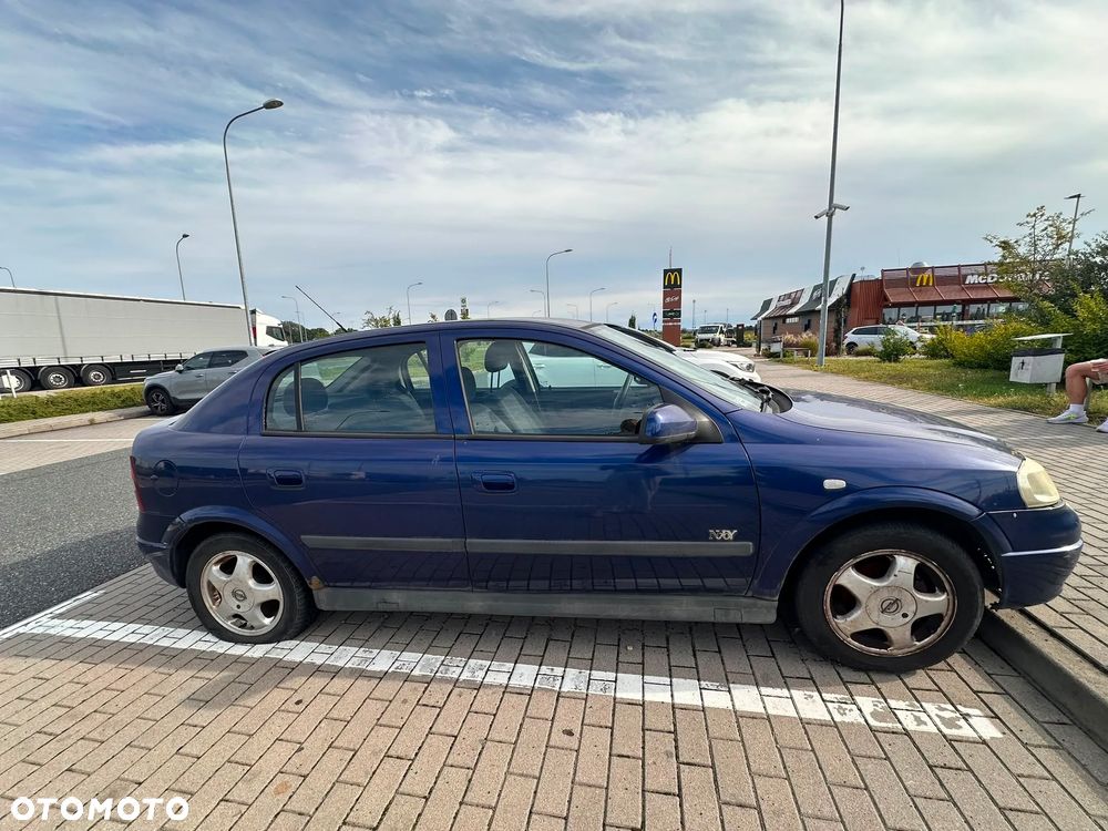 Opel Astra 1.6 NJoy - 3