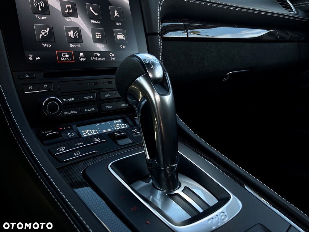 Porsche 718 Spyder - 25