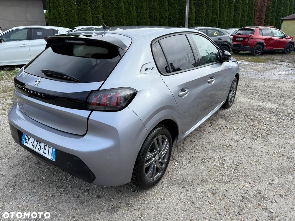 Peugeot 208 - 2