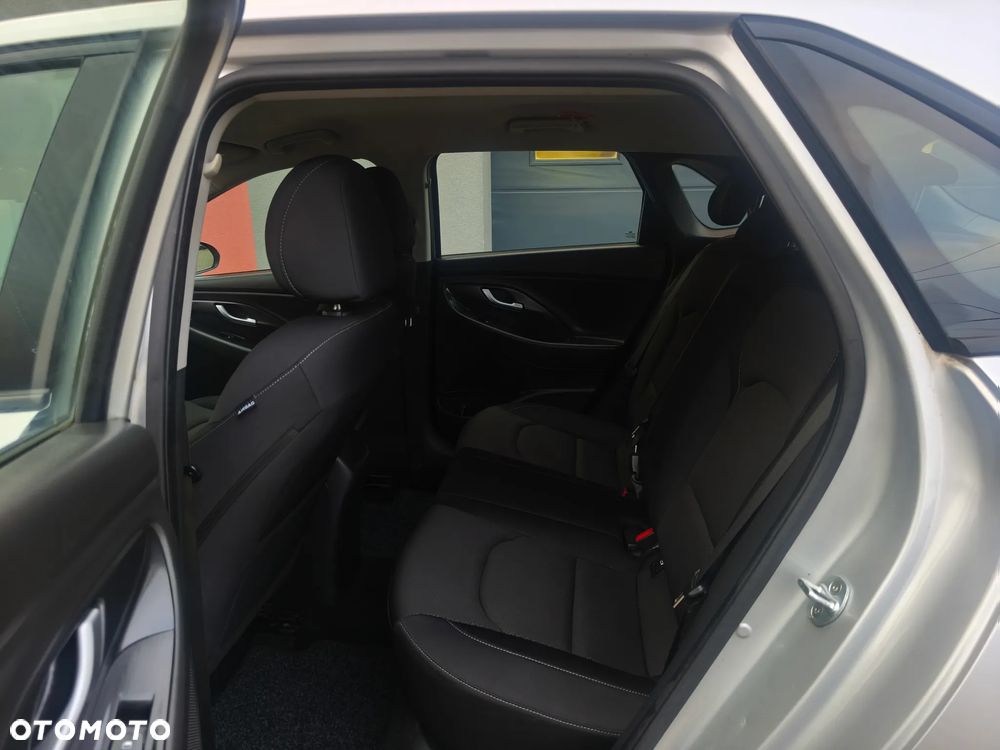 Hyundai i30 1.0 T-GDI GO Plus - 8