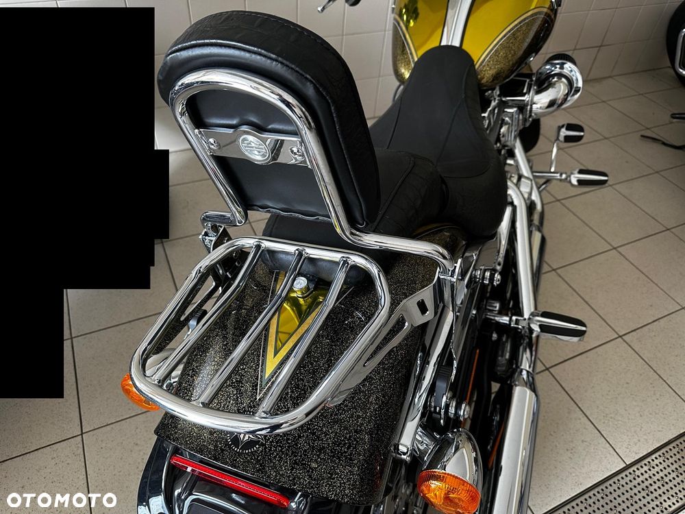 Harley-Davidson Softail Breakout - 4