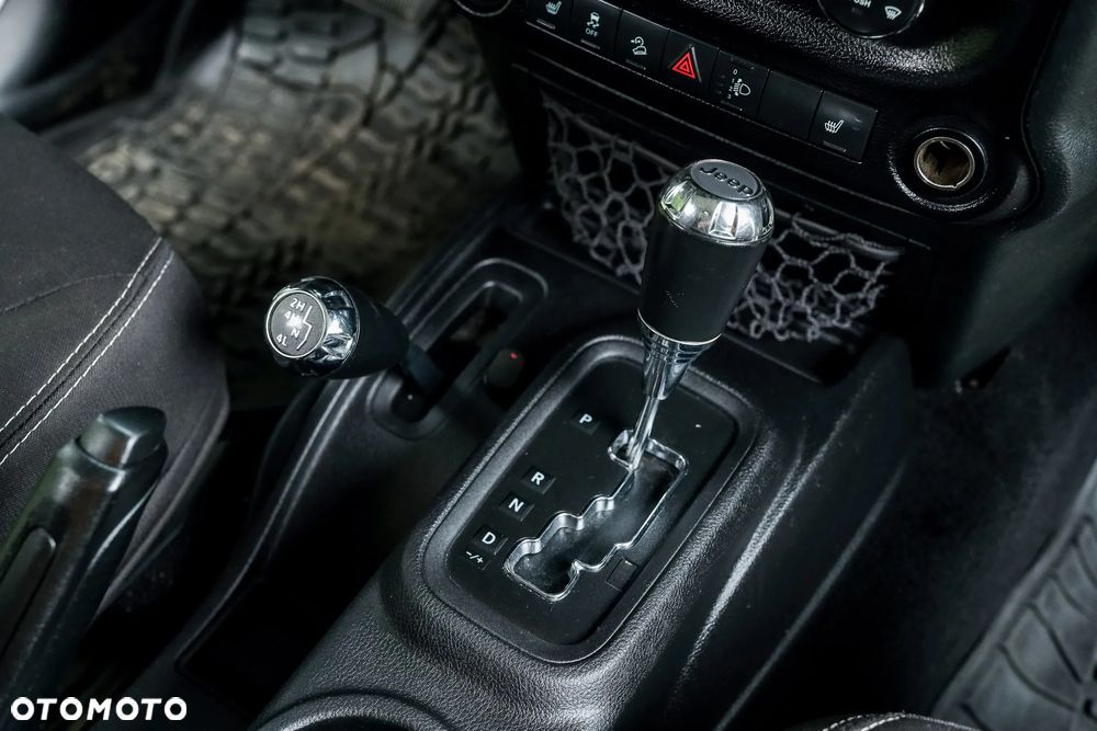 Jeep Wrangler 2.8 CRD Unlim Rubicon - 22