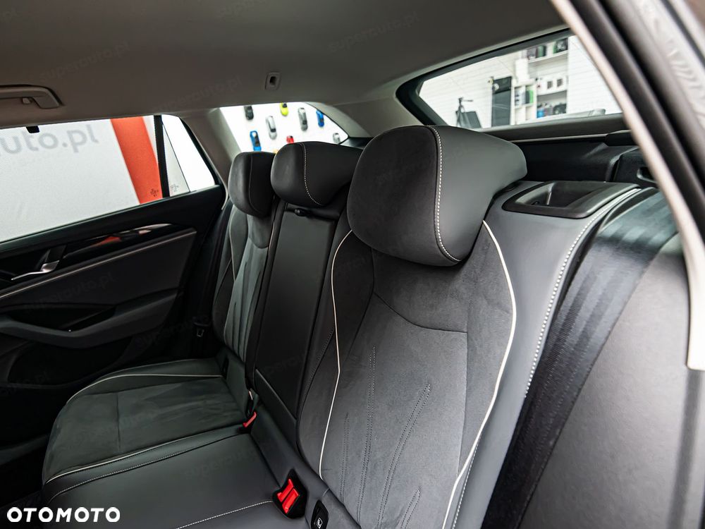 Volkswagen Passat - 26