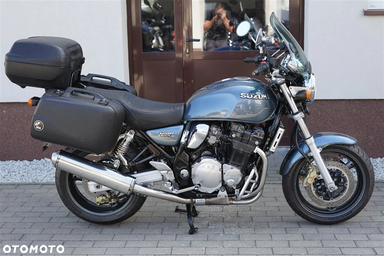 Suzuki GSX - 2