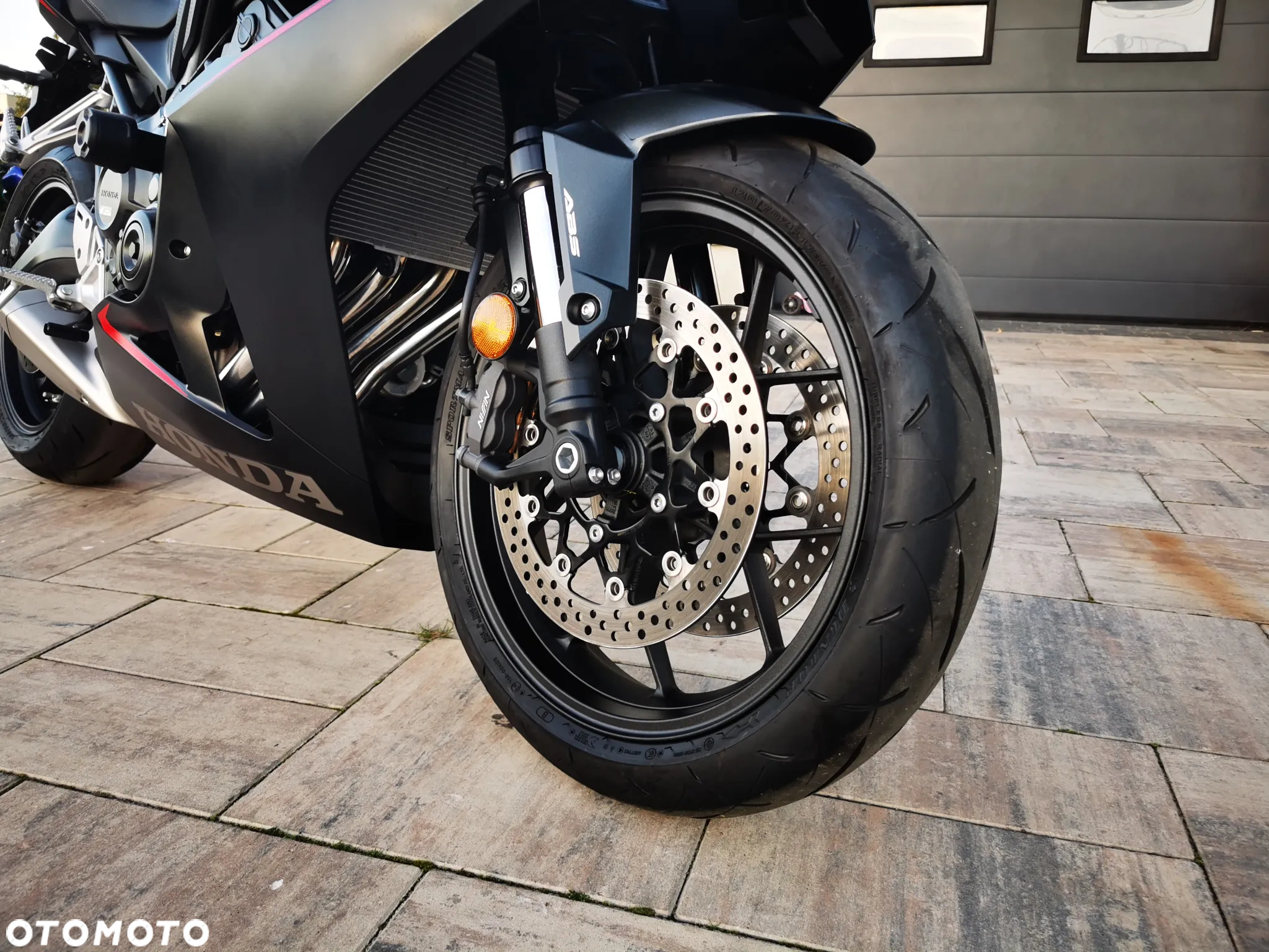 Honda CBR - 25