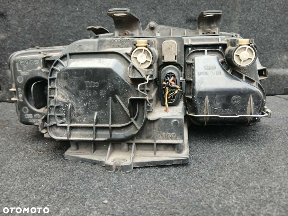 Audi A4 B6 lampa przednia lewa Xenon brak przetwornicy - 4