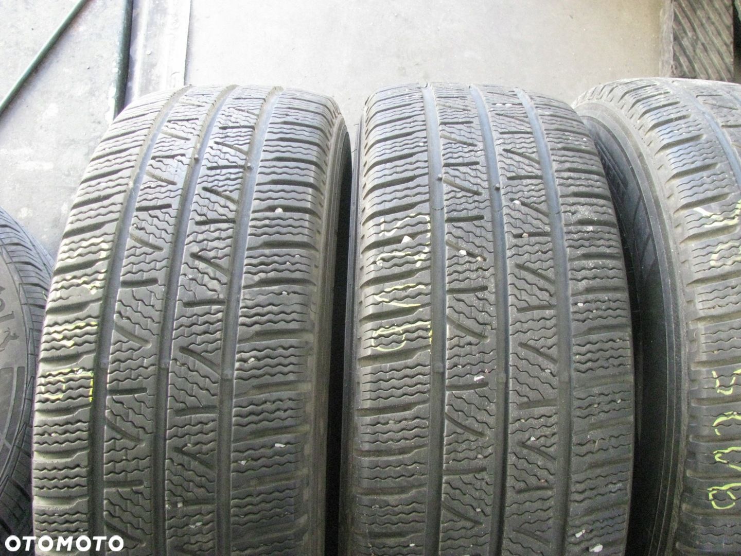PIRELLI CARRIER WINTER 235/65R16C 2szt zima - 1