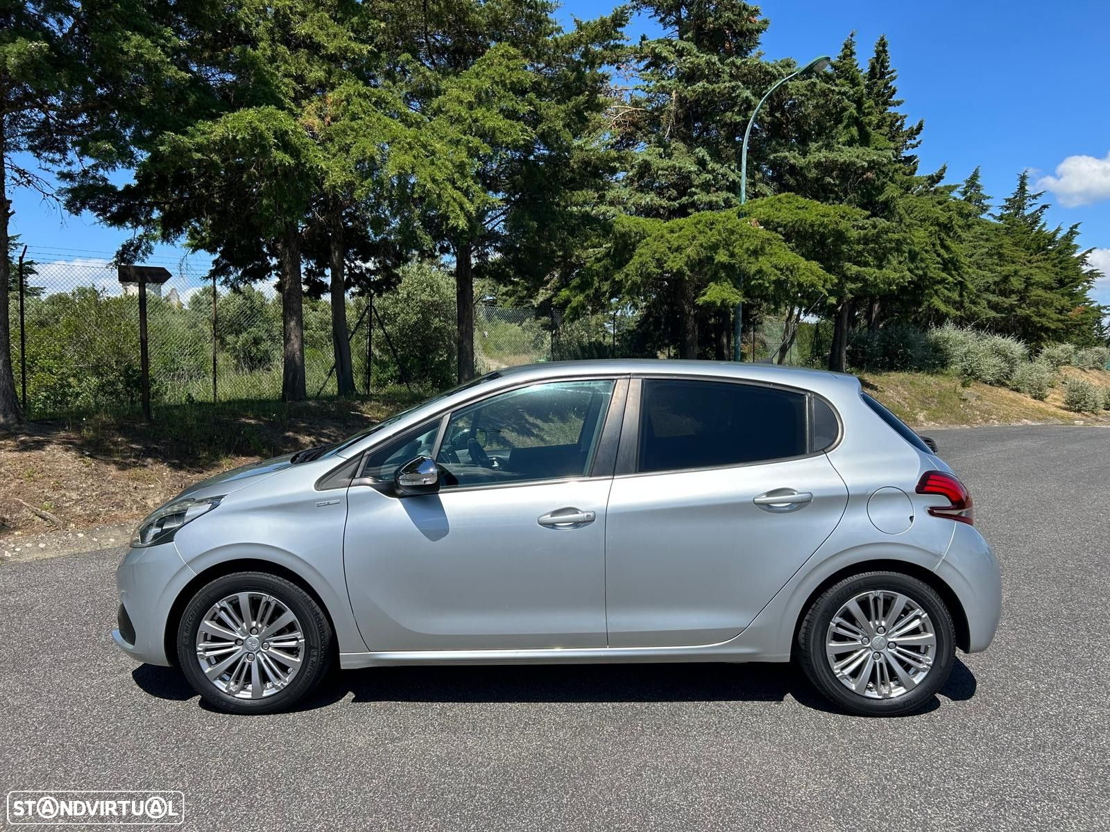 Peugeot 208 1.2 PureTech Style - 6