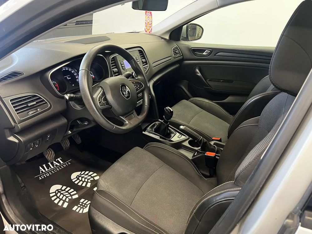 Renault Megane TCe Life - 7