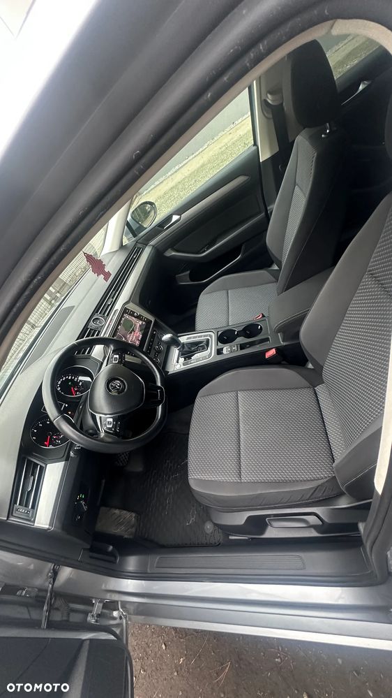 Volkswagen Passat - 9