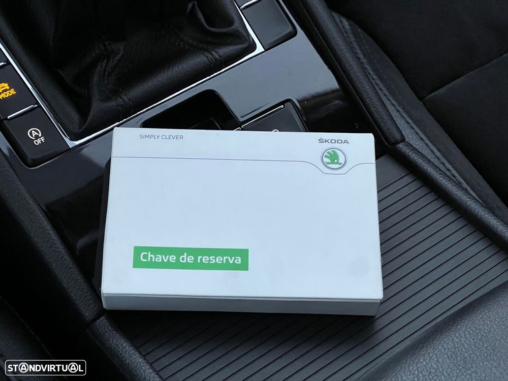 Skoda Superb 2.0 TDI Sportline - 24