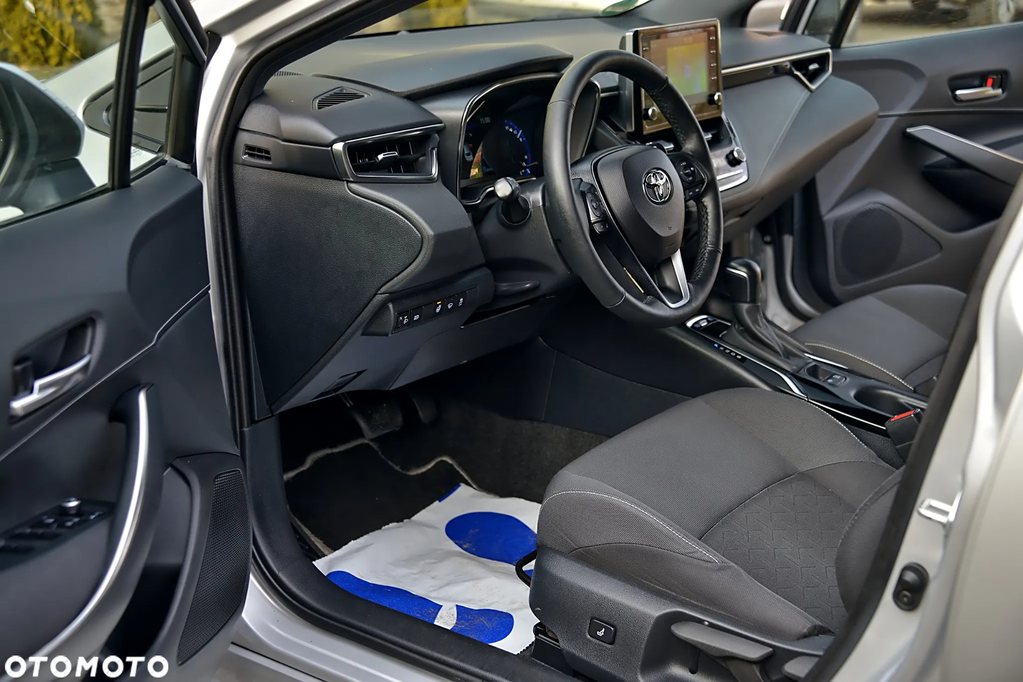 Toyota Corolla 1.8 Hybrid Touring Sports - 24