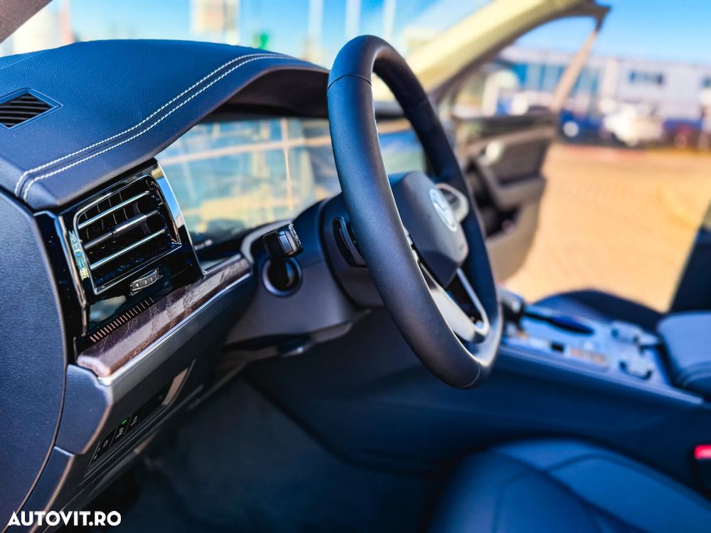 Volkswagen Touareg V6 TDI 4MOTION Elegance - 15