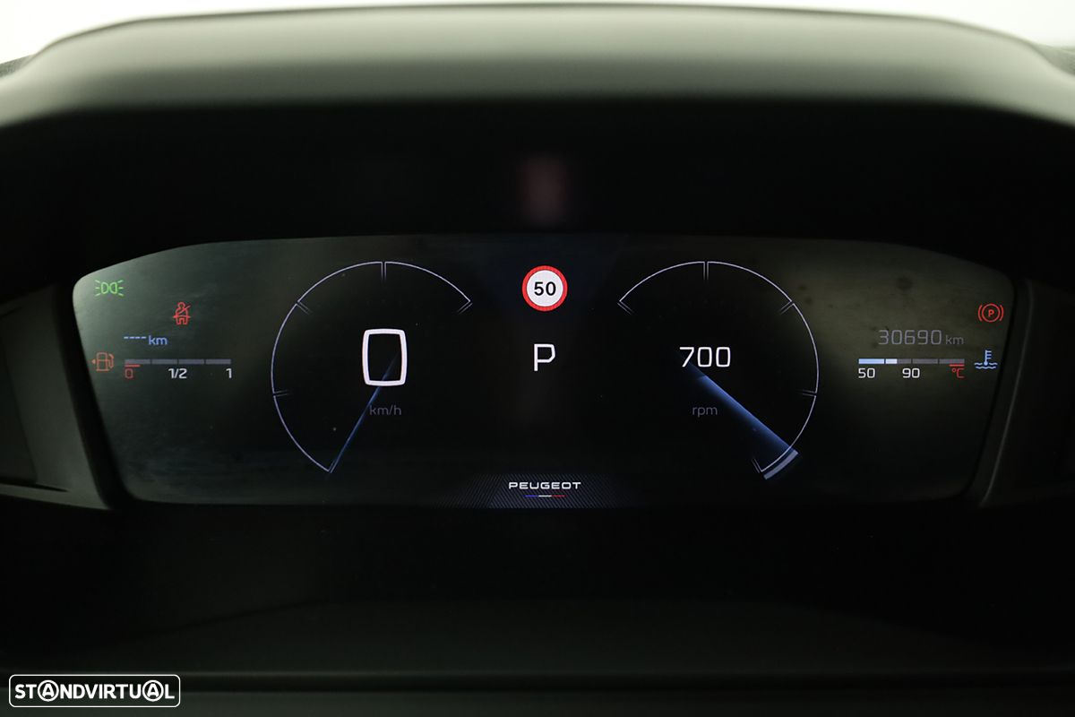 Peugeot 2008 1.2 PureTech Allure EAT8 - 17