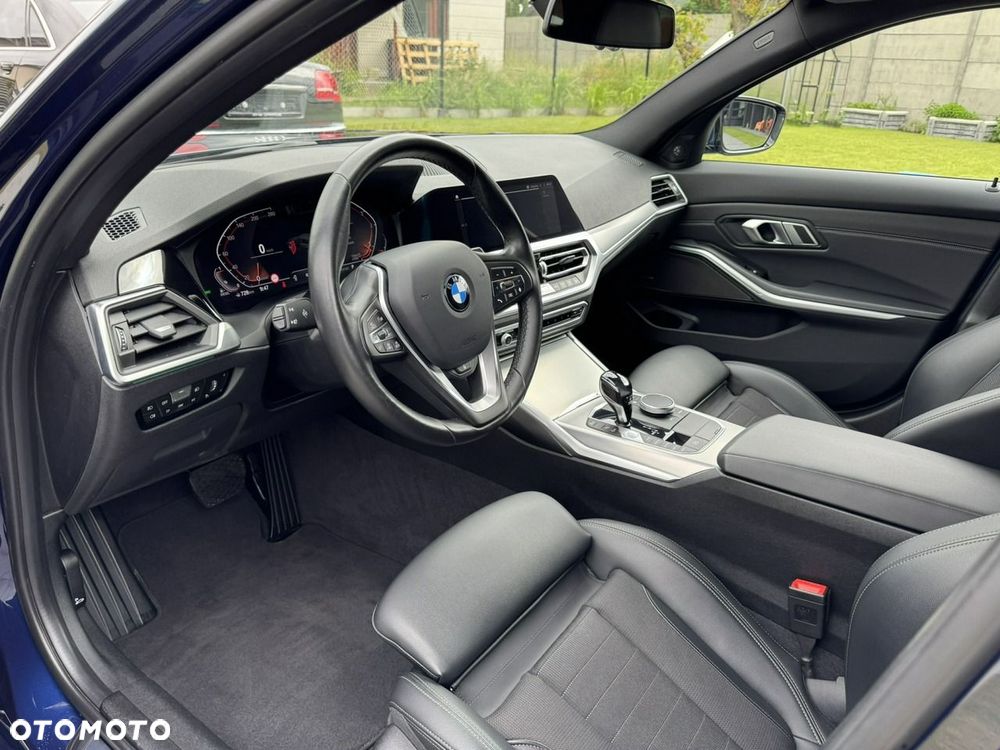 BMW Seria 3 320d Sport Line Shadow sport - 32