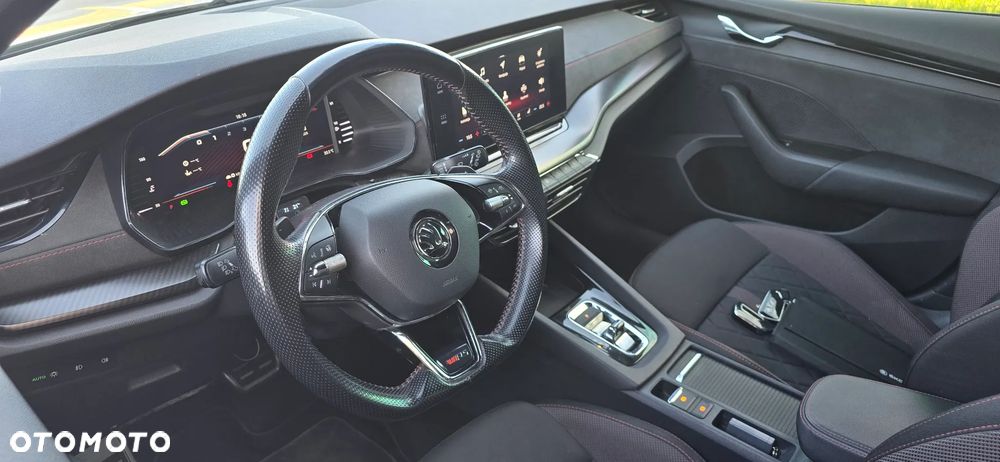 Skoda Octavia 2.0 TDI DSG RS - 11