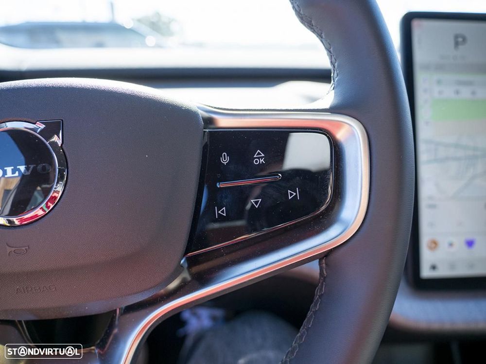 Volvo EX30 Single Motor Extended Range RWD Plus - 32