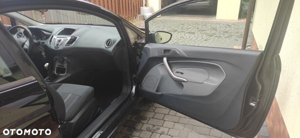 Ford Fiesta - 16