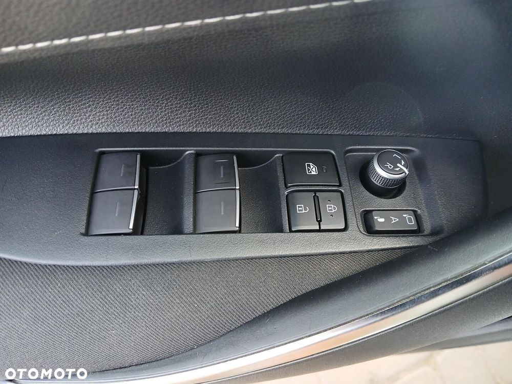 Toyota Corolla 2.0 Hybrid Comfort - 21