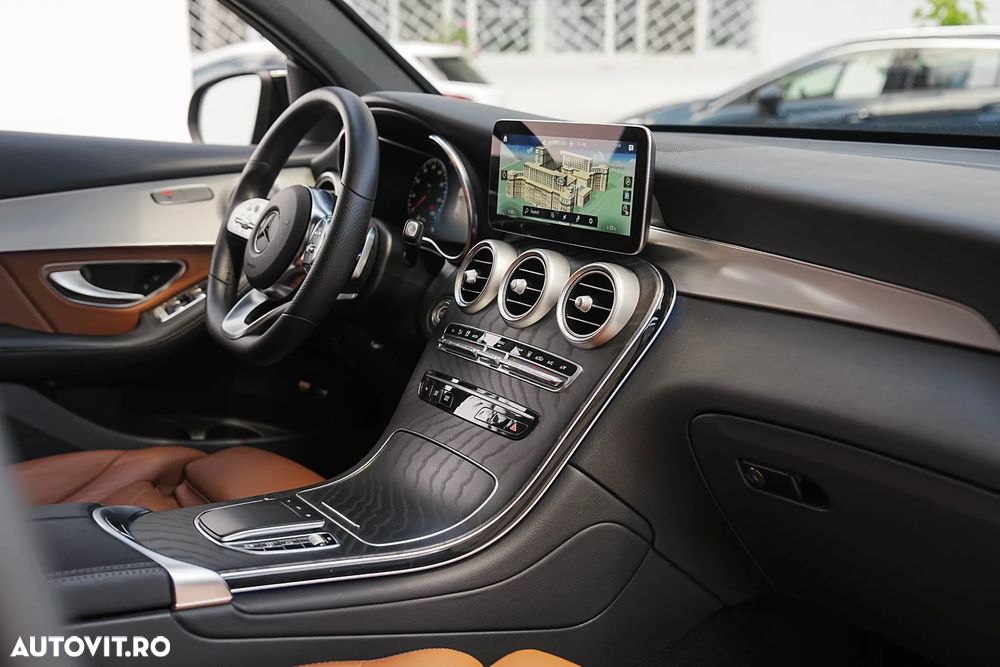 Mercedes-Benz GLC Coupe 300 e 4Matic 9G-TRONIC AMG Line Plus - 15