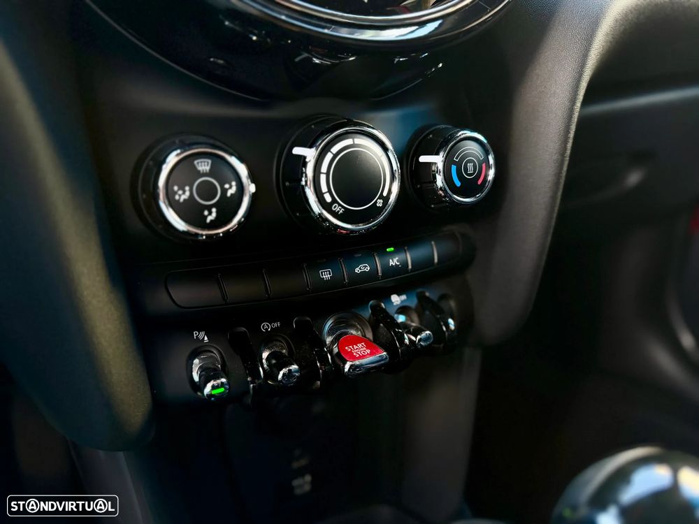 MINI 5 Portas Cooper Auto - 24