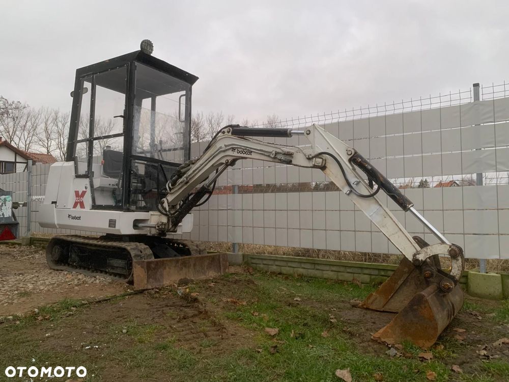 Bobcat X220 - 2