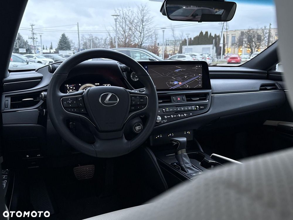 Lexus ES 300h Business Edition - 18