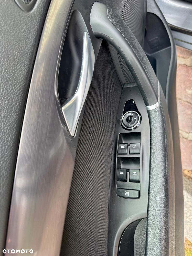 Hyundai i40 i40cw 1.7 CRDi Automatik Fifa World Cup Edition Gold - 14