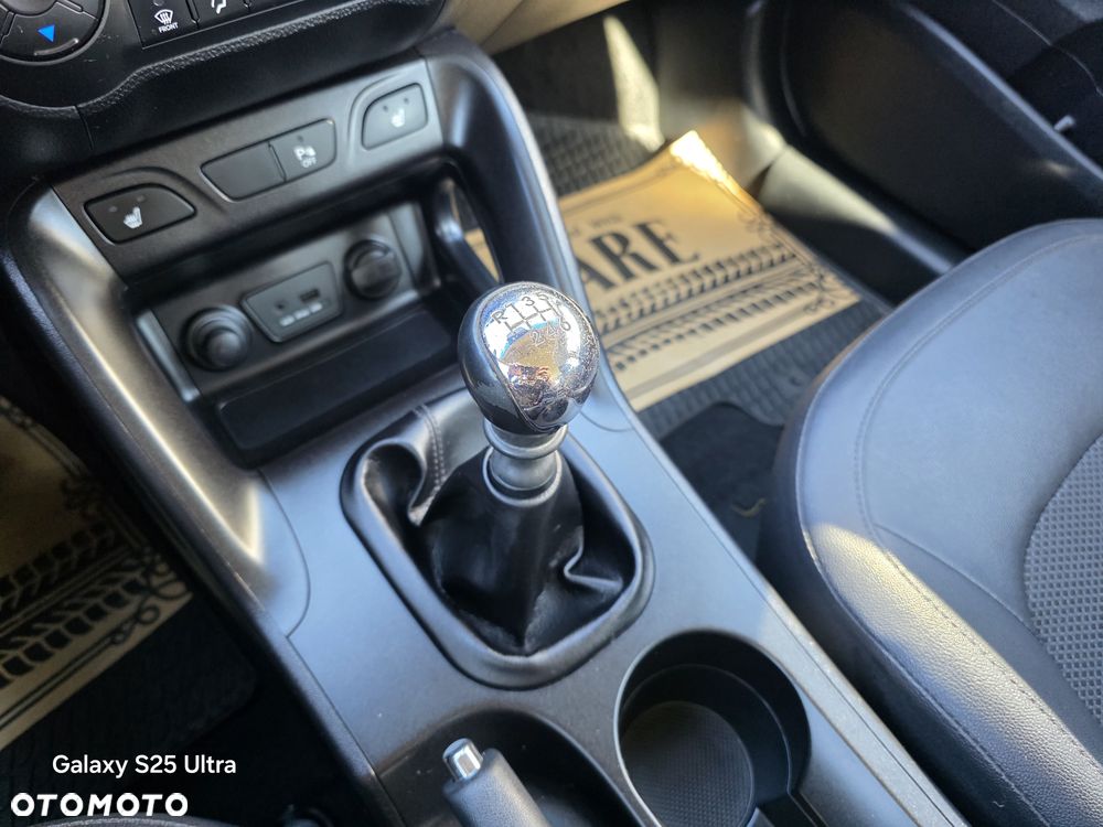Hyundai ix35 1.7 CRDi 2WD Fifa World Cup Edition - 17