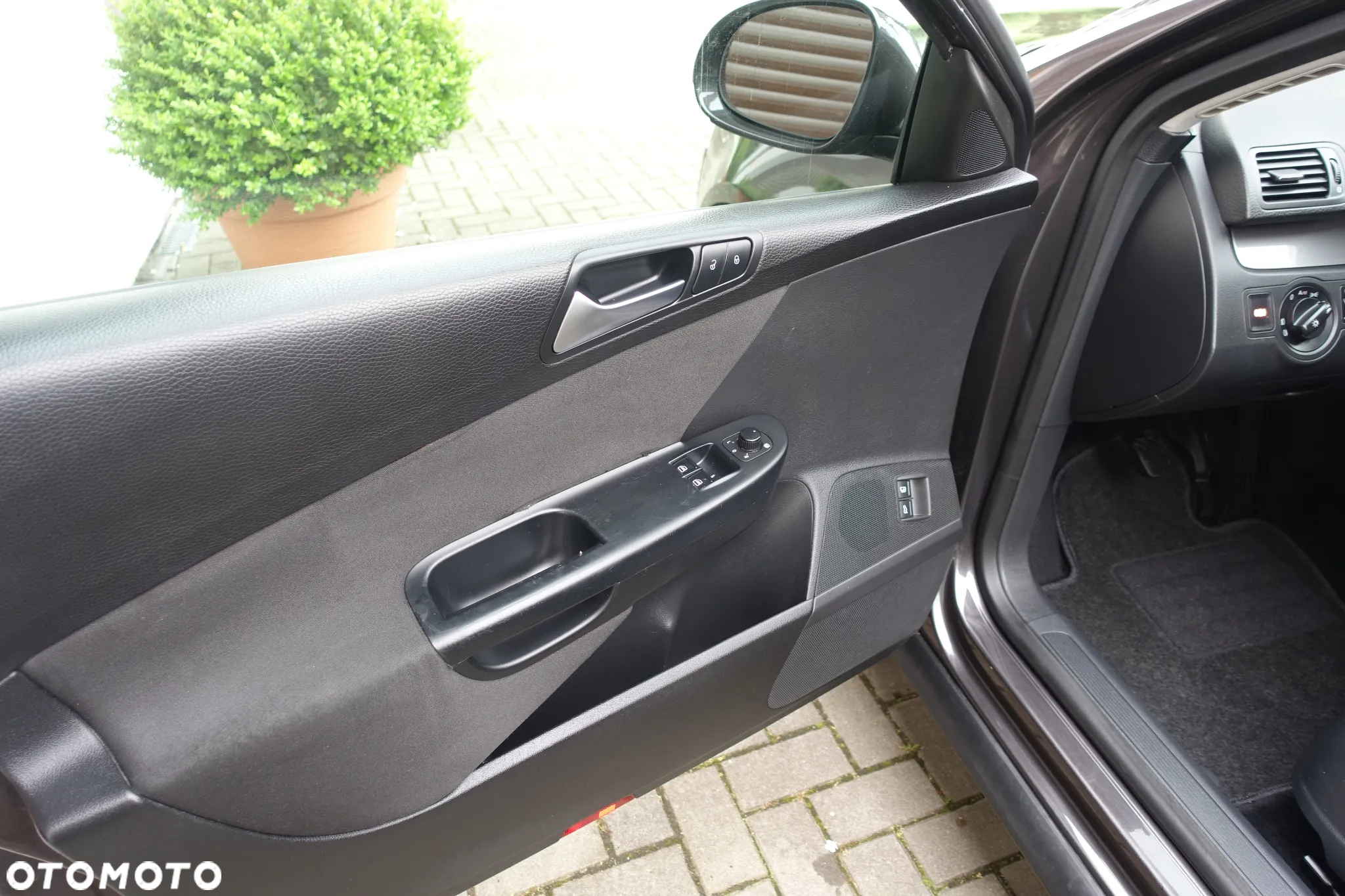 Volkswagen Passat 2.0 TDI DPF BlueMot Comfortline - 16