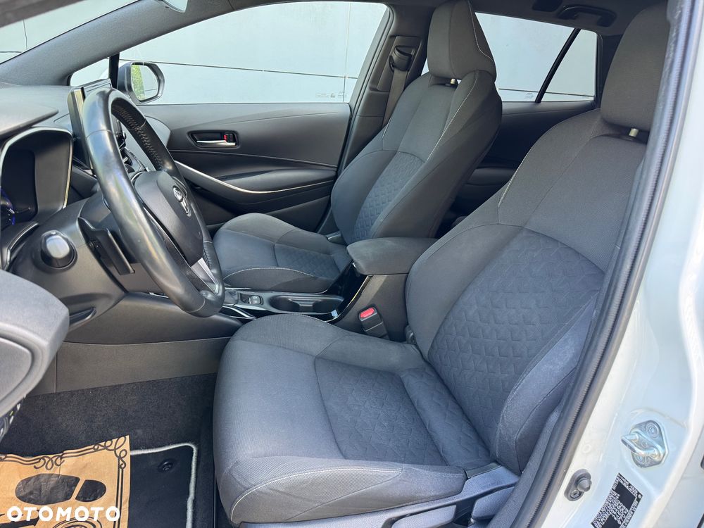 Toyota Corolla 2.0 Black&White - 26