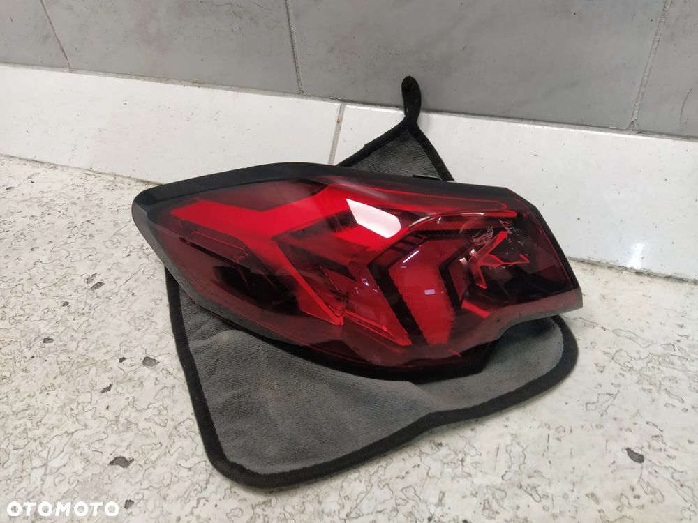 BMW 2 F74 LAMPA LEWA TYLNA LEWY TYŁ 4 PIN WERSJA USA I EU ORYGINAŁ - 3