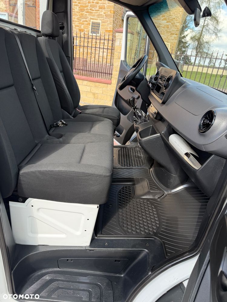 Mercedes-Benz Sprinter - 32
