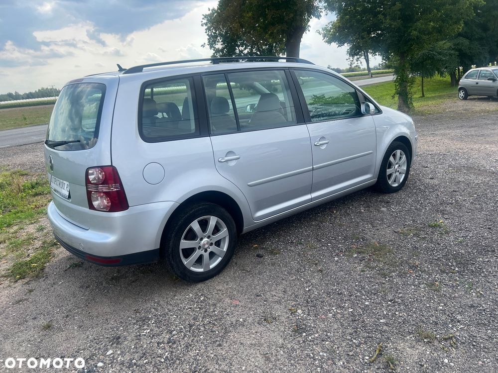 Volkswagen Touran - 6