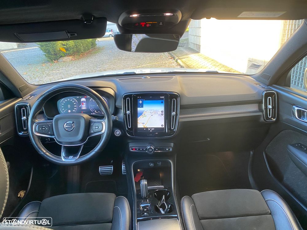 Volvo XC 40 D4 AWD Geartronic R-Design - 11