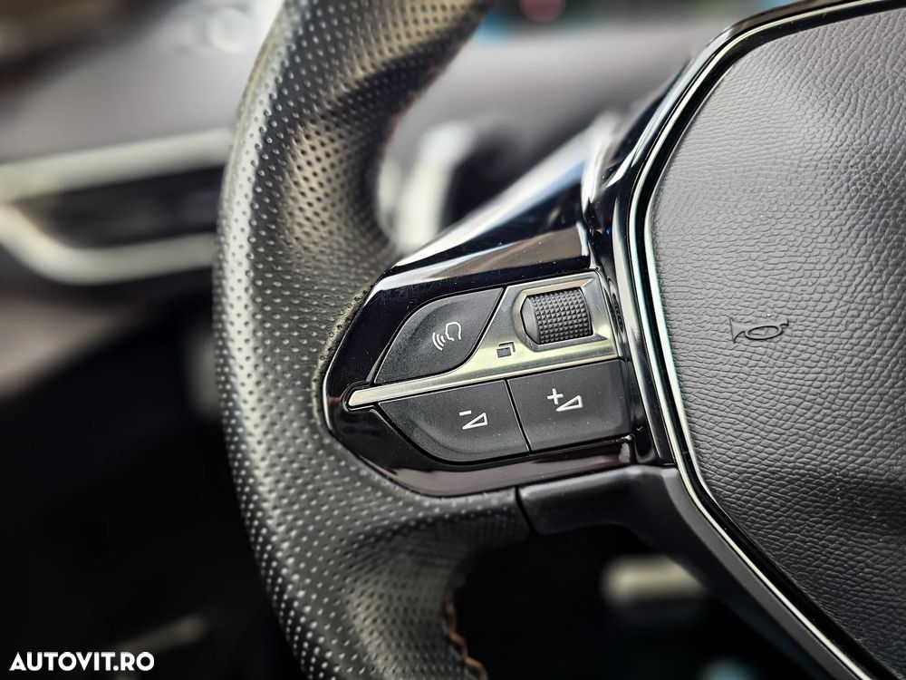 Peugeot 3008 PHEV 300 EAT8 4X4 GT - 14