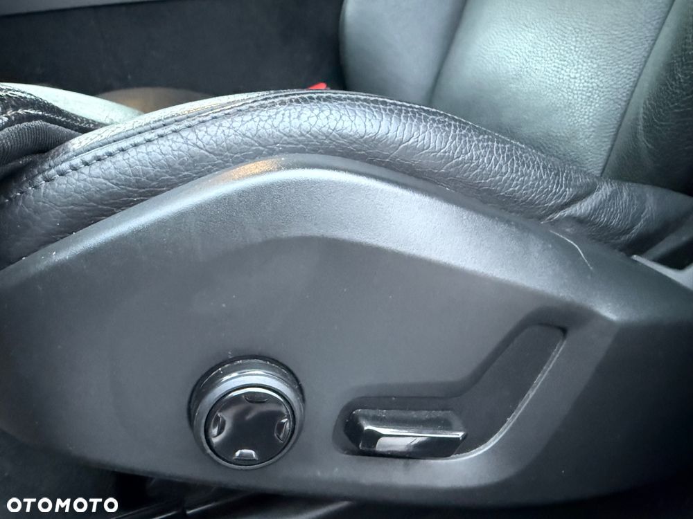 Volvo XC 60 D4 Geartronic Momentum Pro - 22