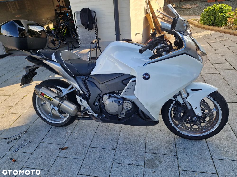 Honda VFR - 2