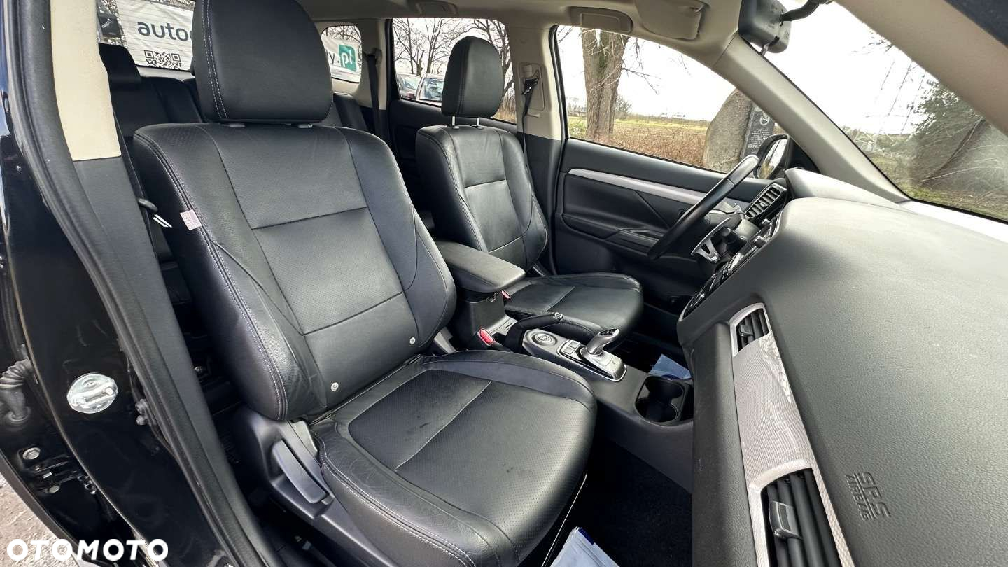 Mitsubishi Outlander - 38