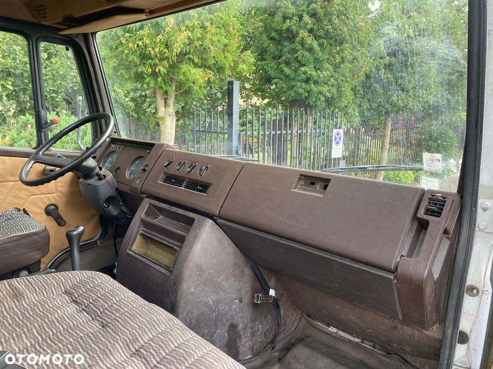 Mercedes-Benz 609D - 3